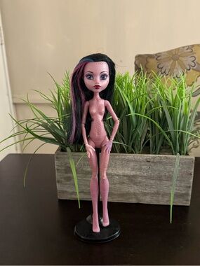 Monster High Freaky Fusion Dracubecca : SOLD AS IS [legs are firm]